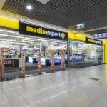 wejście do sklepu Media Expert w galerii tęcza