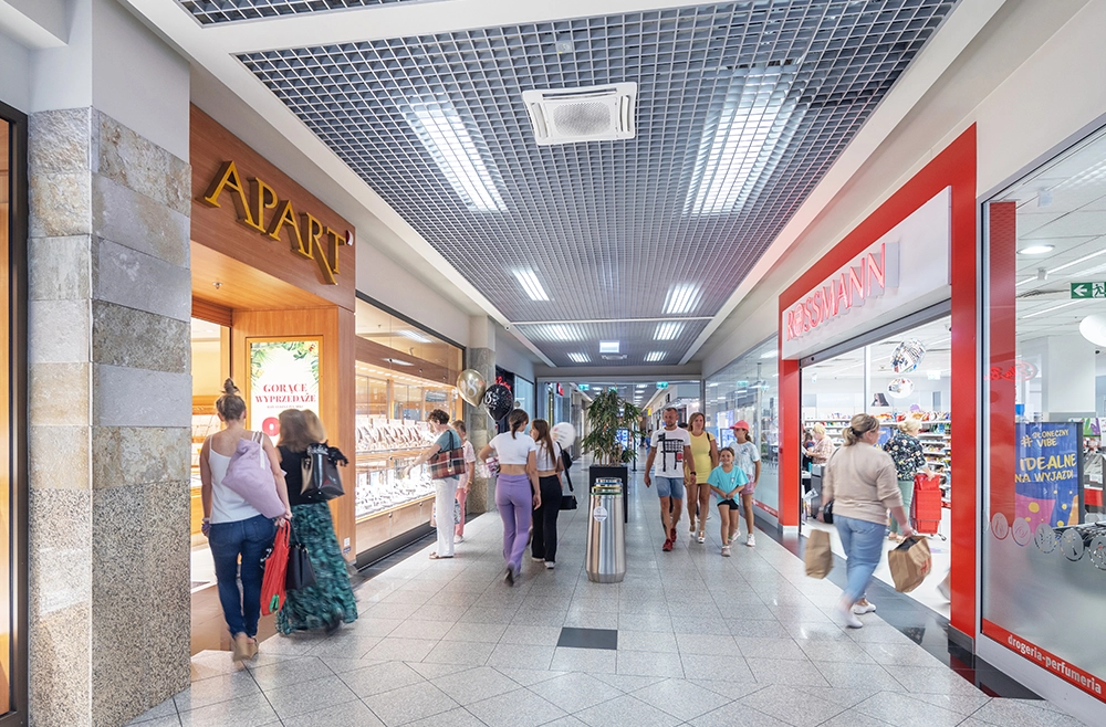 zdjęcie korytarza w galerii tęcza