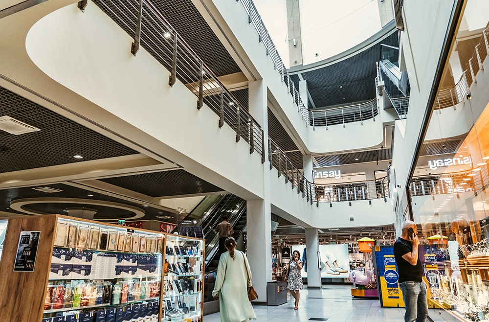 zdjęcie pasażu galerii tęcza