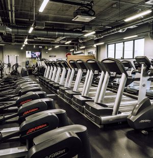 siłownia bieżnie w galerii tęcza