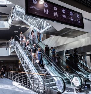 ruchome schody w galerii tęcza kalisz