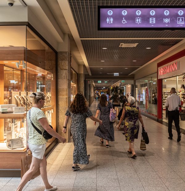 pasaż w galerii tęcza najemcy i sklepy